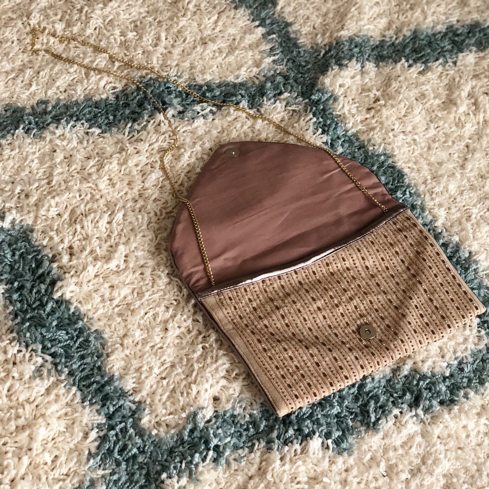 EMBELLISHED GOLD CLUTCH - Picture 4 of 6